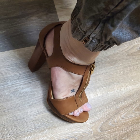 Michael Kors Platform Shoes - Picture 5 of 11